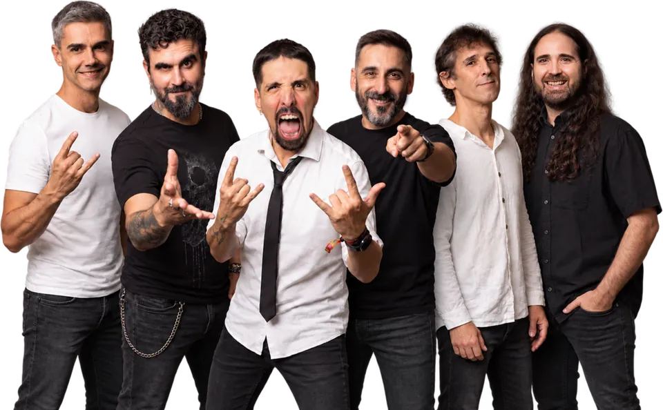 Los seis músicos de Milindris Band en pose rockera mirando a cámara